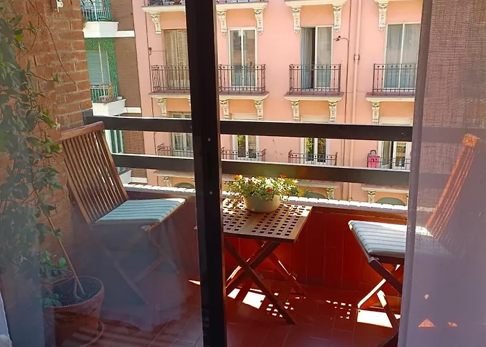 Apartamento Reformado Y Luminoso En Chamberi, Madrid
